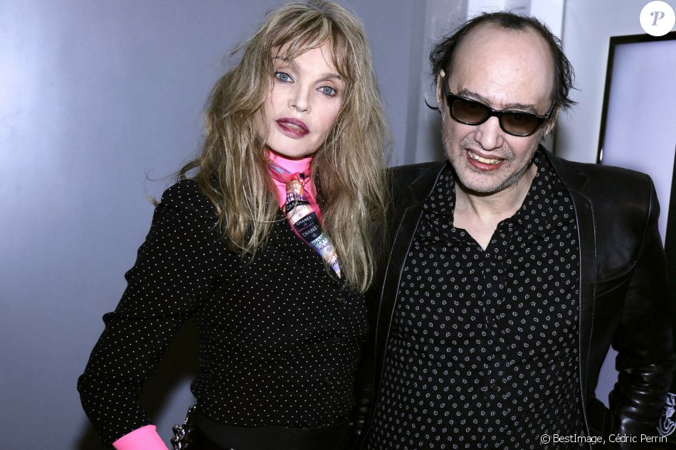 Exclusif - Arielle Dombasle et Nicolas Ker sur le tournage de l'émission "L'instant de Luxe" pour la chaîne "Non Stop People" à Paris © Cédric Perrin/Bestimage