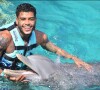 MC Kevin et un dauphin sur Instagram. Le 2 mai 2021.