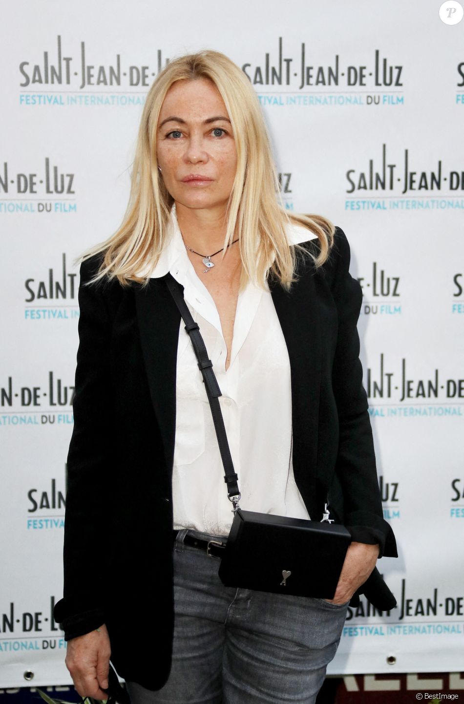Exclusif - Emmanuelle Béart lors du photocall du film "L'étreinte" au 7ème Festival international du film de Saint-Jean-de-Luz le 9 octobre 2020.