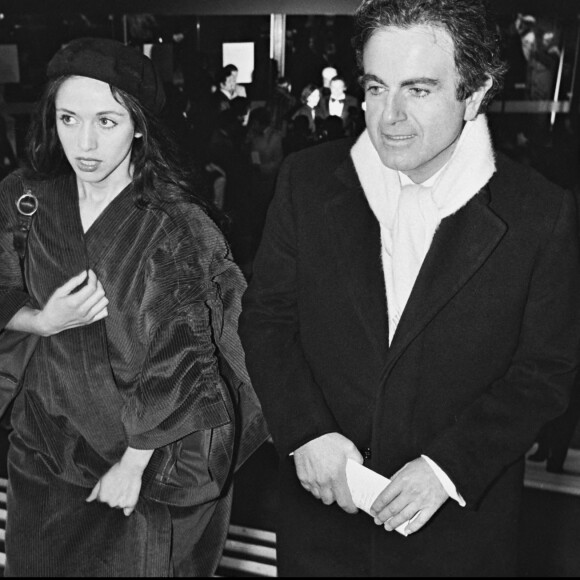 Guy Béart et son ex-femme Geneviève Galéa à Paris en 1975.