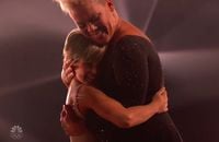 Billboard Music Awards 2021 : Pink fait monter sa fille Willow sur scène