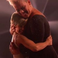 Billboard Music Awards 2021 : Pink fait monter sa fille Willow sur scène, grand numéro de voltige