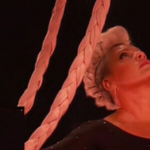 Pink et sa fille Willow Sage Hart ont livré une performance aérienne très poétique sur la scène des Billboard Music Awards, le 23 mai 2021.