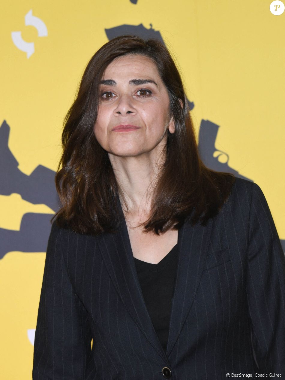 Négar Djavadi - Photocall des membres du jury du Reims POLAR, 38e Festival du film policier, au Public Système Cinéma. Paris, le 26 mai 2021. © Coadic Guirec/Bestimage