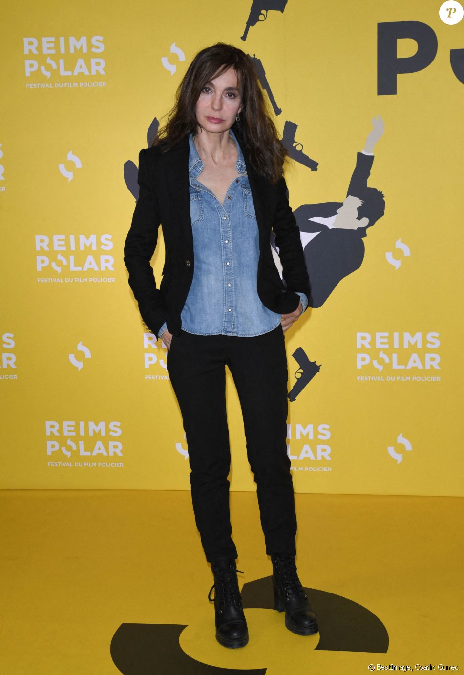 Anne Parillaud - Photocall des membres du jury du Reims POLAR, 38e Festival du film policier, au Public Système Cinéma. Paris, le 26 mai 2021. © Coadic Guirec/Bestimage