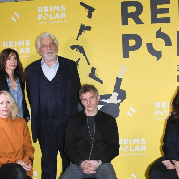 Dali Benssalah, Pascale Arbillot, Lucas Belvaux, Négar Djavadi, Jean-Paul Salomé, Laurent Chalumeau, Anne Parillaud et Jacques Weber - Photocall des membres du jury du Reims POLAR, 38e Festival du film policier, au Public Système Cinéma. Paris, le 26 mai 2021. © Coadic Guirec/Bestimage