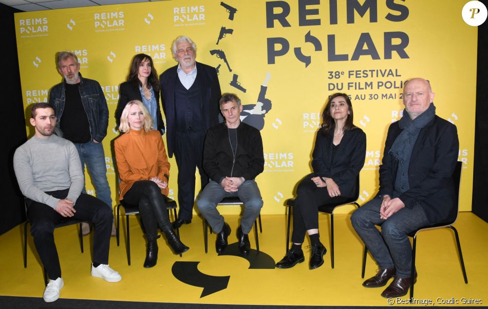 Dali Benssalah, Pascale Arbillot, Lucas Belvaux, Négar Djavadi, Jean-Paul Salomé, Laurent Chalumeau, Anne Parillaud et Jacques Weber - Photocall des membres du jury du Reims POLAR, 38e Festival du film policier, au Public Système Cinéma. Paris, le 26 mai 2021. © Coadic Guirec/Bestimage