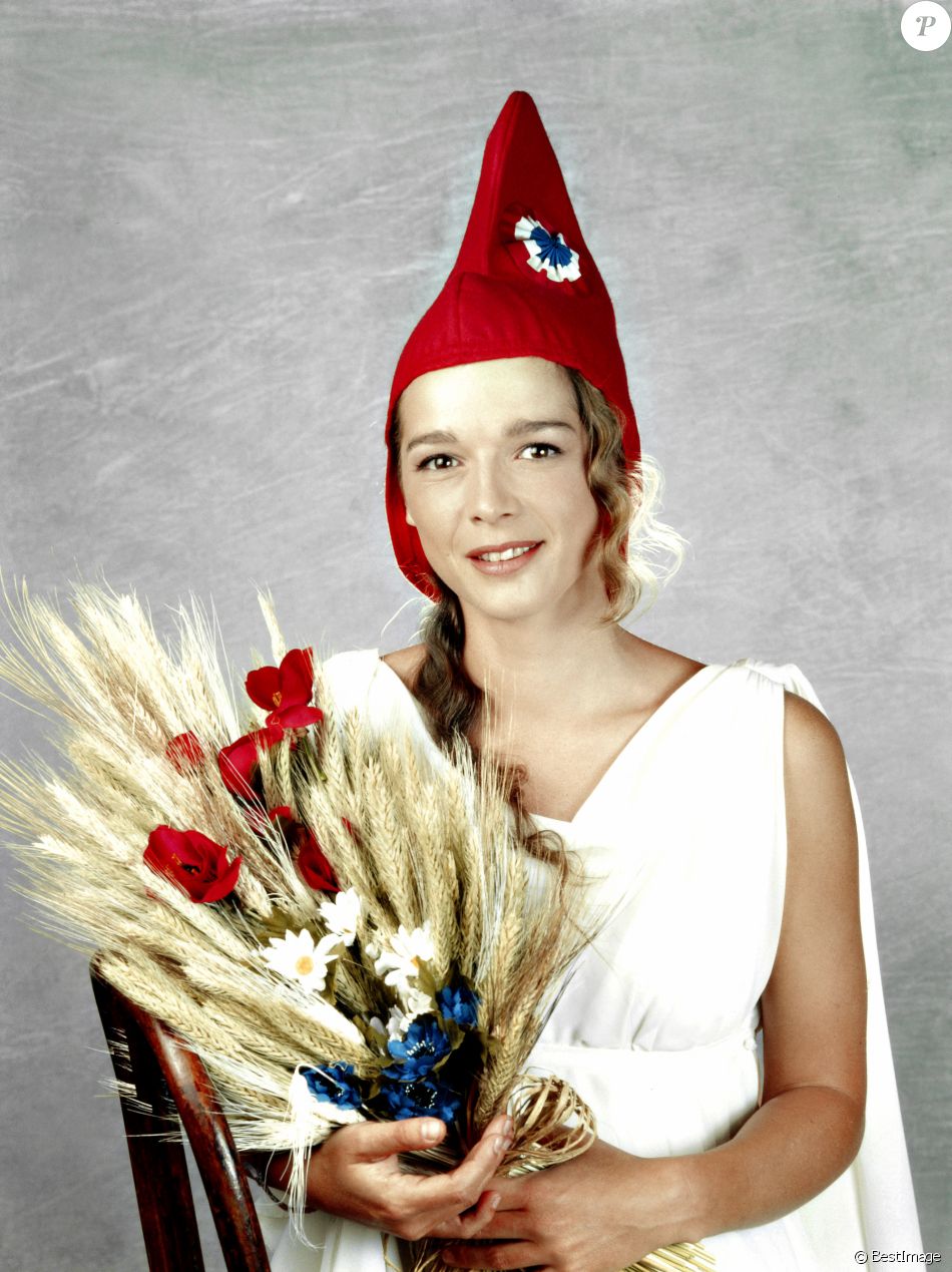 Archives - Portrait de Hélène Rollès en Marianne.