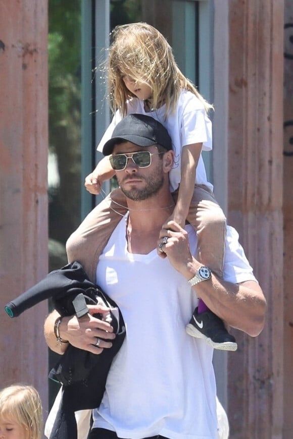 Chris Hemsworth et sa femme Elsa Pataky sont allés déjeuner en famille au restaurant Ollo à Malibu, Los Angeles