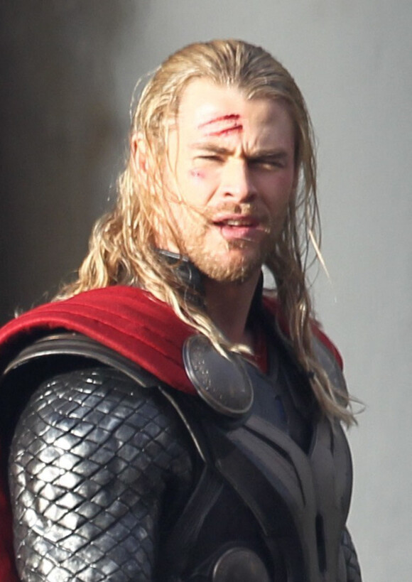 Chris Hemsworth sur le tournage du film "Thor : The dark World". Le 14 novembre 2012 