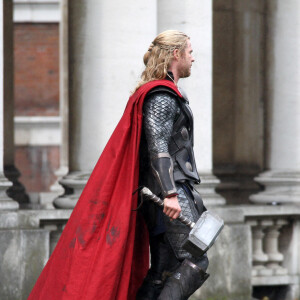 Chris Hemsworth sur le tournage de "Thor 2" a Londres, le 12 Novembre 2012 