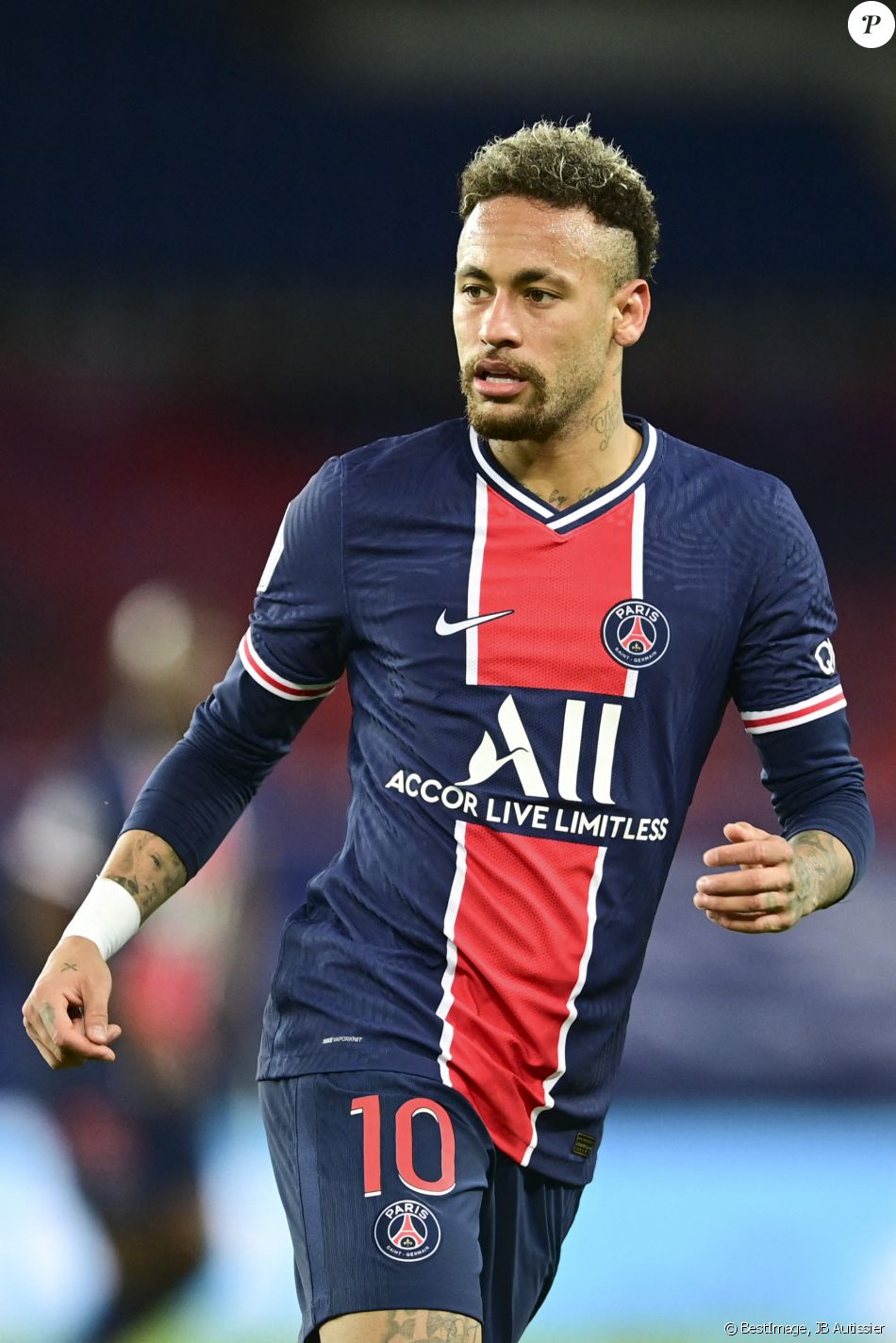 Neymar Jr (PSG) - Match de football en ligue 1 Uber Eats : le Paris Saint Germain (PSG) bat Reims 4 à 0 au parc des Princes à Paris © JB Autissier / Panoramic / Bestimage