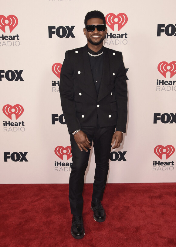 Usher assiste à la cérémonie des iHeartRadio Music Awards 2021 au Dolby Theatre. Los Angeles, le 27 mai 2021.