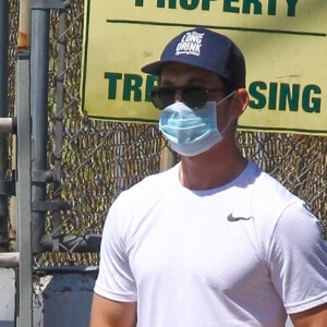 Miles Teller se rend à son cours de gym dans le quartier de West Hollywood à Los Angeles pendant l'épidémie de coronavirus (Covid-19), le 20 juillet 2020 