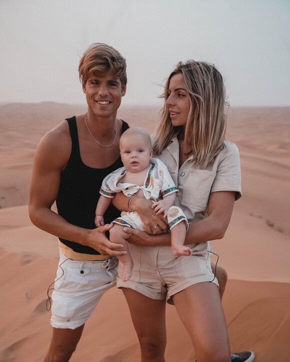 Hillary Vanderosieren, candidate de télé-réalité, est heureuse avec son fiancé Giovanni Bonamy et leur adorable fils Milo.
