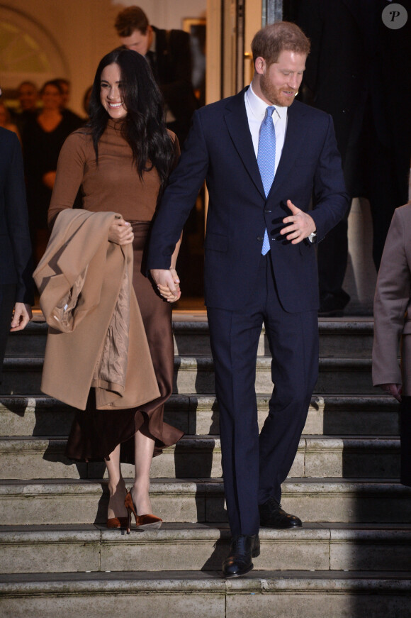 Le prince Harry, duc de Sussex, et Meghan Markle, duchesse de Sussex, en visite à la Canada House à Londres le 7 janvier 2020. © Ray Tang/London News Pictures via ZUMA Wire / Bestimage