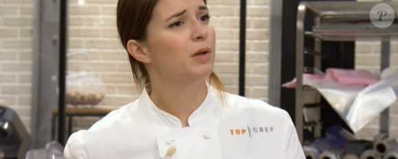 Sarah dans "Top Chef" sur M6.