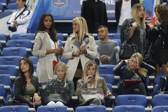 Ludivine Sagna, Sandra Evra, Fiona Cabaye, Elodie Mavuba - People assiste au match de football amical entre la France et l'Espagne au stade de France à Saint-Denis le 4 septembre 2014. La France a battu l'Espagne 1-0