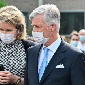 Le roi Philippe et la reine Mathilde de Belgique en visite sur le campus de l'hôpital Jessa à Hasselt. Le couple royal a rencontré les membres de l'équipe d'encadrement et a discuté de leur rôle dans la lutte contre le Coronavirus (COVID-19). Ils ont également parlé avec les membres hospitaliers de différents services. Le 18 mai 2021