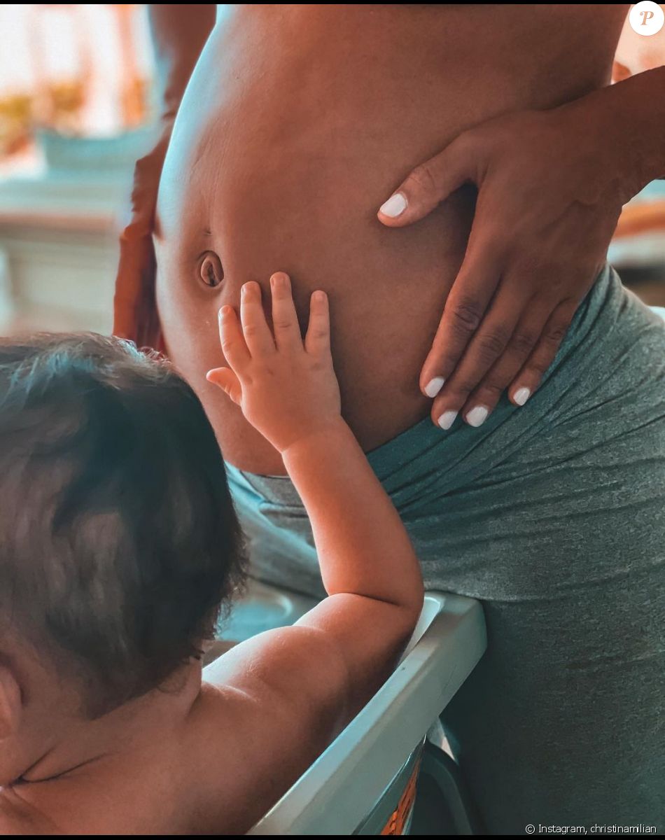 Christina Milian annonçant l'arrivée prochaine de son deuxième enfant avec M. Pokora, alors qu'ils se trouvaient à La Réunion en décembre 2020.