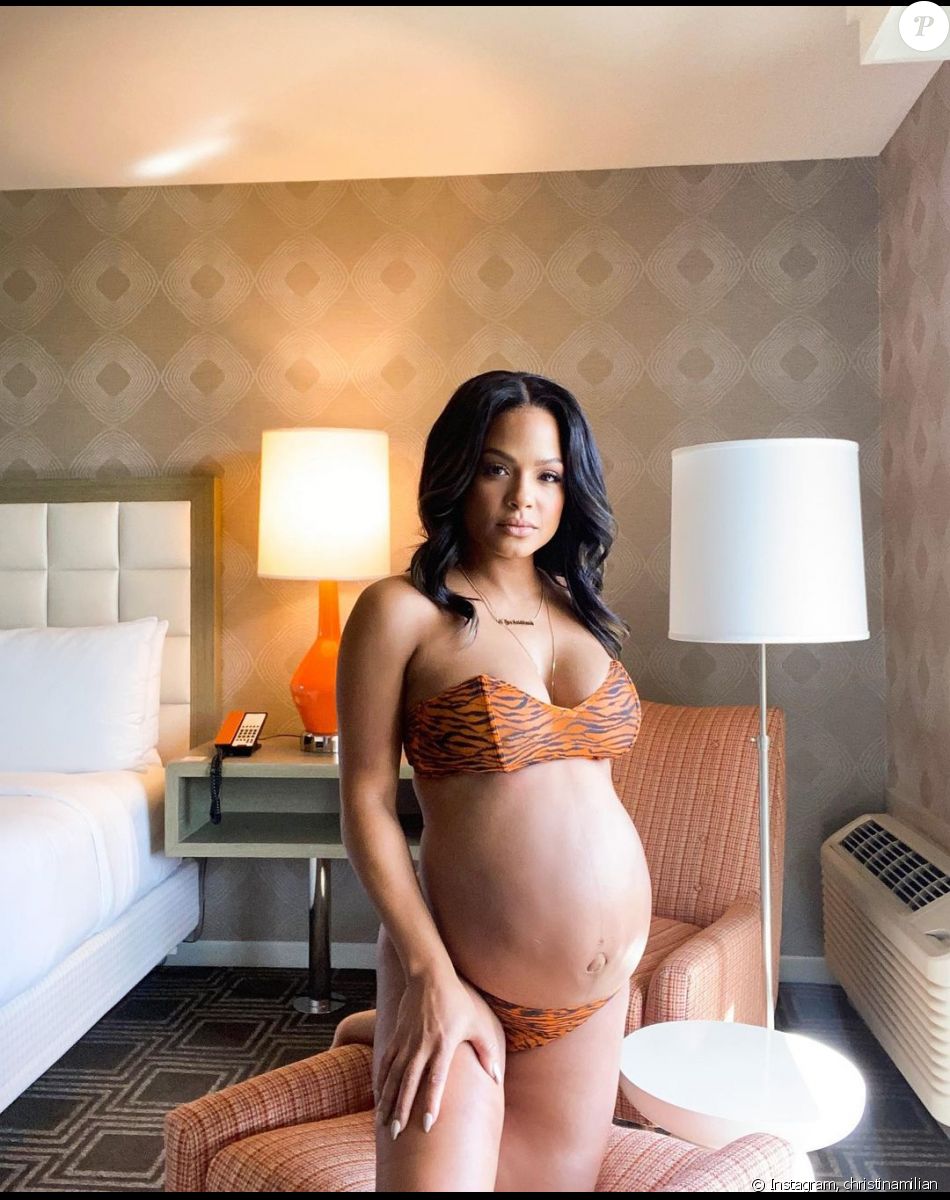 Christina Milian enceinte de son troisième enfant, le deuxième avec M. Pokora, le 18 avril 2021.