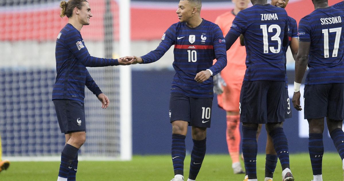 Antoine Griezmann et Kylian Mbappé lors du match de ...