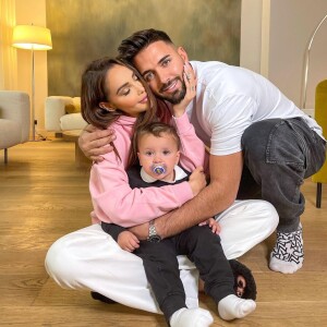 Nabilla, épouse de Thomas Vergara et maman du petit Milann.