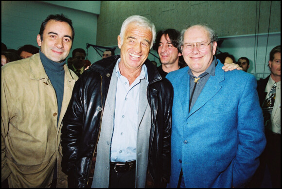 Antoine Duléry, Jean-Paul Belmondo et Claude Brosset à Issy-les-Moulineaux en 2001.