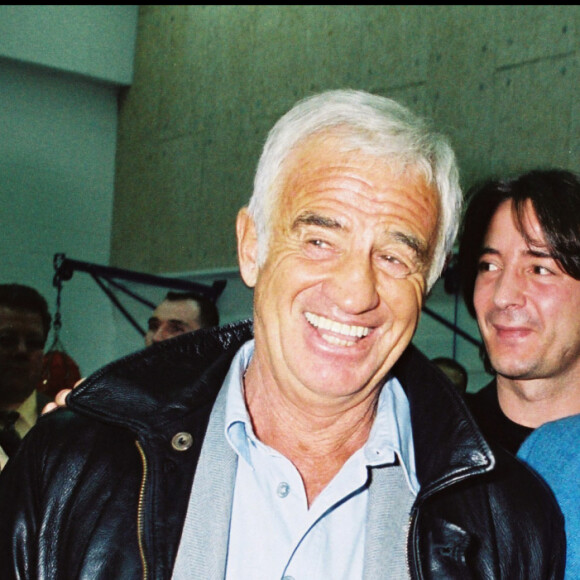 Antoine Duléry, Jean-Paul Belmondo et Claude Brosset à Issy-les-Moulineaux en 2001.