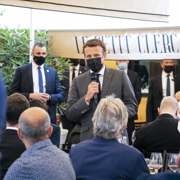 Le président de la République Emmanuel Macron a rencontré les acteurs de la gastronomie locale et nationale à Valence, à l'occasion du déplacement dans la Drôme. Le 8 juin 2021 © Romain Gaillard / pool / Bestimage 