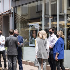 Le président de la République Emmanuel Macron et sa femme Brigitte ont rencontré les acteurs de la gastronomie locale et nationale à Valence, à l'occasion du déplacement dans la Drôme. Le 8 juin 2021 © Romain Gaillard / pool / Bestimage 