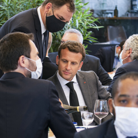 Le président de la République Emmanuel Macron a rencontré les acteurs de la gastronomie locale et nationale à Valence, à l'occasion du déplacement dans la Drôme. Le 8 juin 2021 © Romain Gaillard / pool / Bestimage 