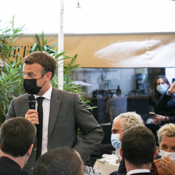 Le président de la République Emmanuel Macron a rencontré les acteurs de la gastronomie locale et nationale à Valence, à l'occasion du déplacement dans la Drôme. Le 8 juin 2021 © Romain Gaillard / pool / Bestimage 