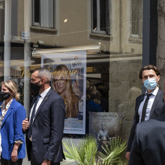 Le président de la République Emmanuel Macron et sa femme Brigitte ont rencontré les acteurs de la gastronomie locale et nationale à Valence, à l'occasion du déplacement dans la Drôme. Le 8 juin 2021 © Romain Gaillard / pool / Bestimage 