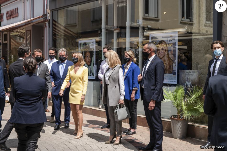 Le président de la République Emmanuel Macron et sa femme Brigitte ont rencontré les acteurs de la gastronomie locale et nationale à Valence, à l'occasion du déplacement dans la Drôme. Le 8 juin 2021 © Romain Gaillard / pool / Bestimage