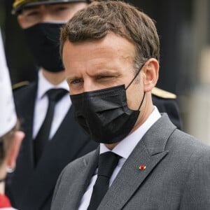 Le président de la République française, Emmanuel Macron visite le Lycée Hôtelier de Tain l'hermitage à la rencontre des élèves, en présence du Préfet de la Drôme, Hugues Moutouh. Le 8 juin 2021. © Romain Gaillard / Pool / Bestimage 