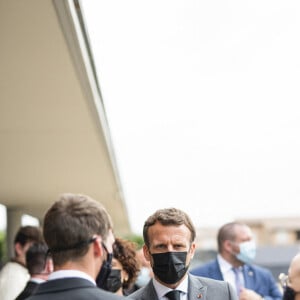 Le président de la République française, Emmanuel Macron visite le Lycée Hôtelier de Tain l'hermitage à la rencontre des élèves, en présence du Préfet de la Drôme, Hugues Moutouh. Le 8 juin 2021. © Romain Gaillard / Pool / Bestimage 