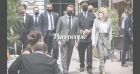Emmanuel Macron a retrouvé Brigitte après la gifle : déjeuner en terrasse, dans l'apaisement