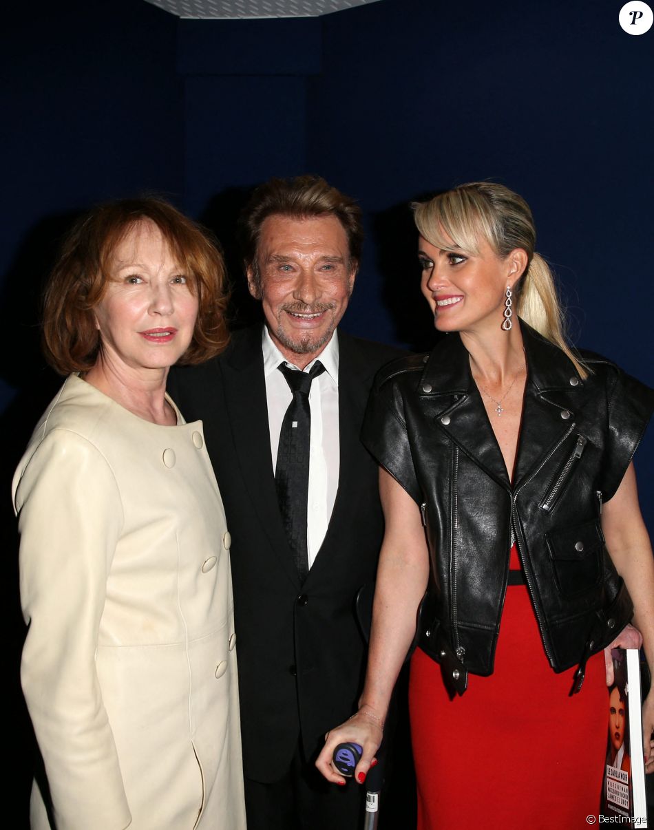 Nathalie Baye, Johnny Hallyday et sa femme Laeticia - Avant-première de 'Salaud on t'aime' à l'UGC Normandie sur les Champs-Elysées à Paris le 31 mars 2014.