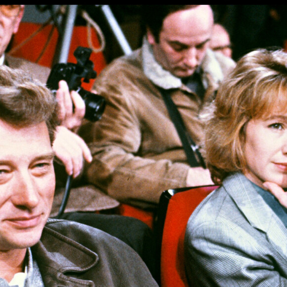 Archives - Johnny Hallyday et Nathalie Baye aux "Restos du coeur"