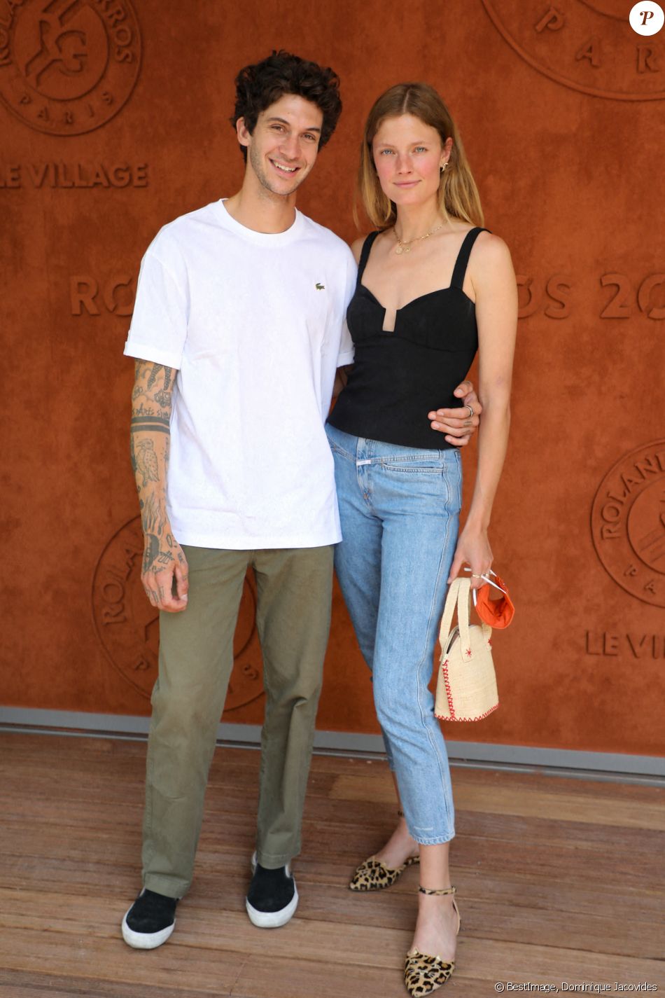 Constance Jablonski et son compagnon Matthias Dandois au village lors des Internationaux de France de Roland Garros à Paris le 10 juin 2021. © Dominique Jacovides / Bestimage