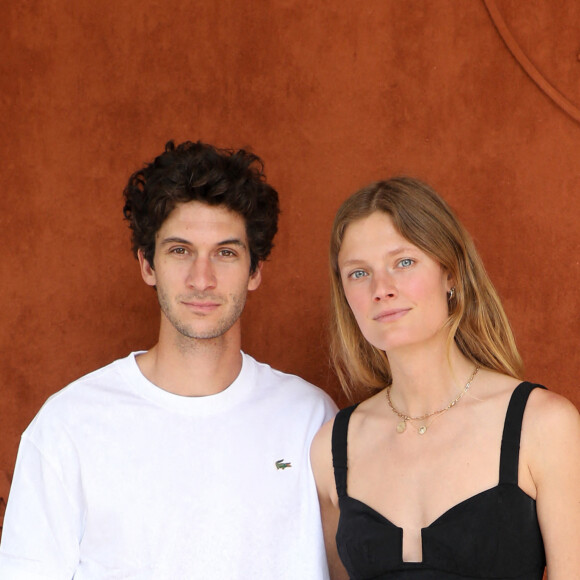 Constance Jablonski et son compagnon Matthias Dandois au village lors des Internationaux de France de Roland Garros à Paris le 10 juin 2021. © Dominique Jacovides / Bestimage