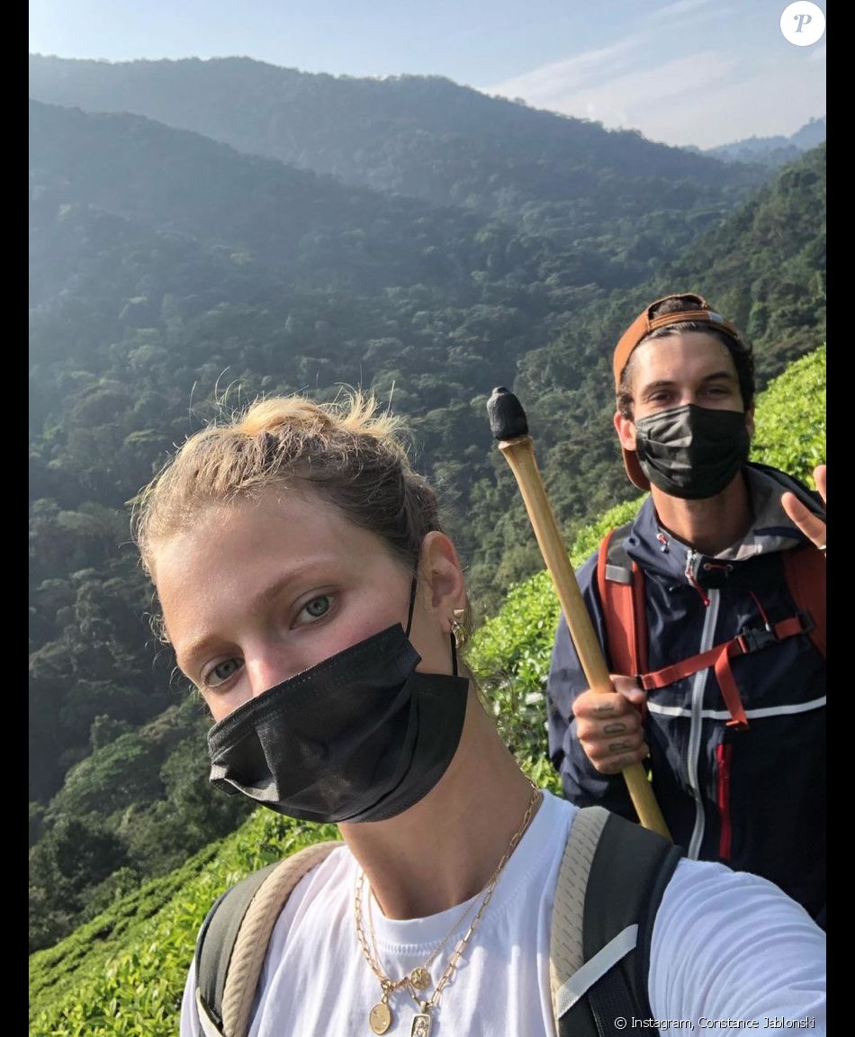 Constance Jablonski et son petit ami Matthias Dandois en Ouganda. Mai 2021.