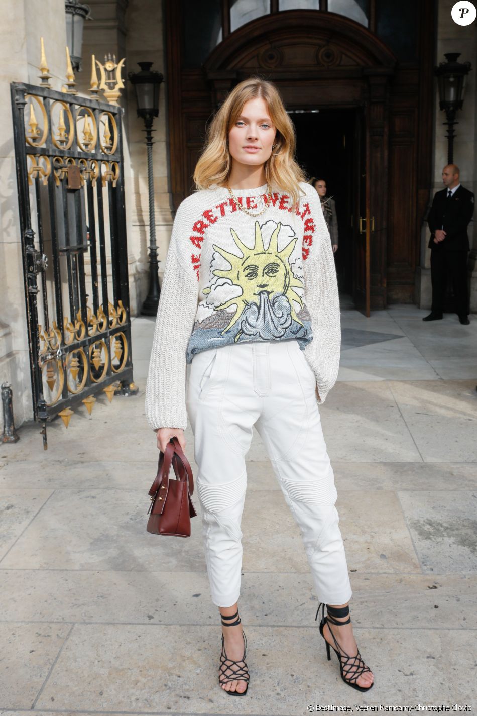 Constance Jablonski au défilé Stella McCartney Collection Prêt-à-Porter Printemps/Eté 2020 lors de la Fashion Week de Paris (PFW), le 30 septembre 2019. © Veeren Ramsamy-Christophe Clovis/Bestimage