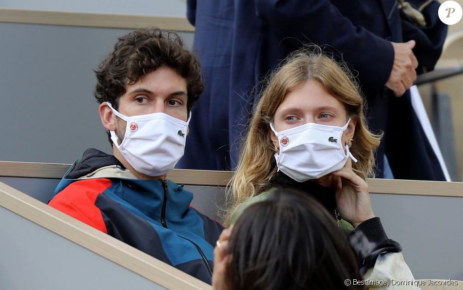Constance Jablonski et son compagnon Matthias Dandois lors des internationaux de tennis de Roland Garros à Paris le 8 Octobre 2020 © Dominique Jacovides / Bestimage