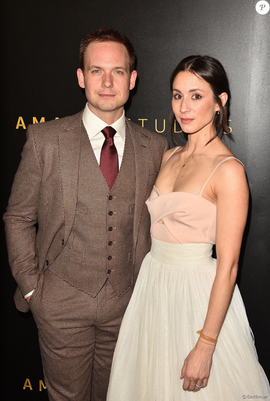 Patrick J. Adams et sa femme Troian Bellisario - After-party "Amazon Studios" de la 77ème cérémonie annuelle des Golden Globe Awards à l'hôtel Beverly Hilton à Los Angeles.