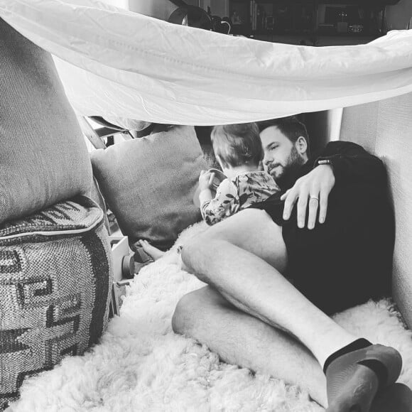 Patrick J. Adams et sa fille Aurora sur Instagram, juin 2020.
