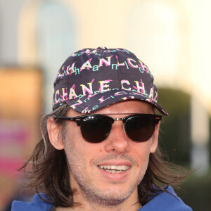 OrelSan sur le tapis rouge avant la projection du documentaire 'Tout peut changer' pendant le 45ème festival du Cinéma Américain de Deauville le 10 Septembre 2019 à Deauville. © Denis Guignebourg / Bestimage