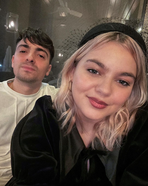 Louane Emera et son compagnon Florian Rossi. Janvier 2021.