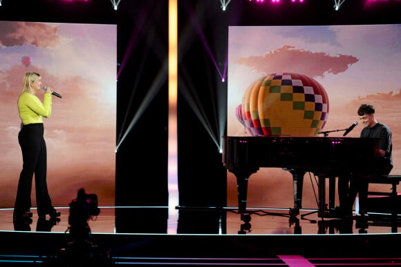 Exclusif - Louane et Florian Rossi à l'enregistrement de l'émission "Duos Mystères" à la Seine Musicale à Paris, le 18 mai 2021. © Gaffiot-Moreau / Bestimage